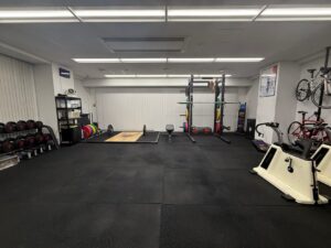 ORCA PERSONAL GYM レンタルジムの室内全景（80㎡の完全個室）